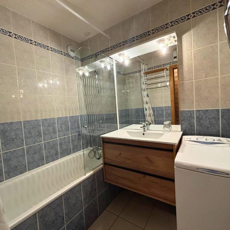 Appartement pour 5 personnes avec cuisine équipée et balcon - FR-1-452-393 - Apartamento - 12