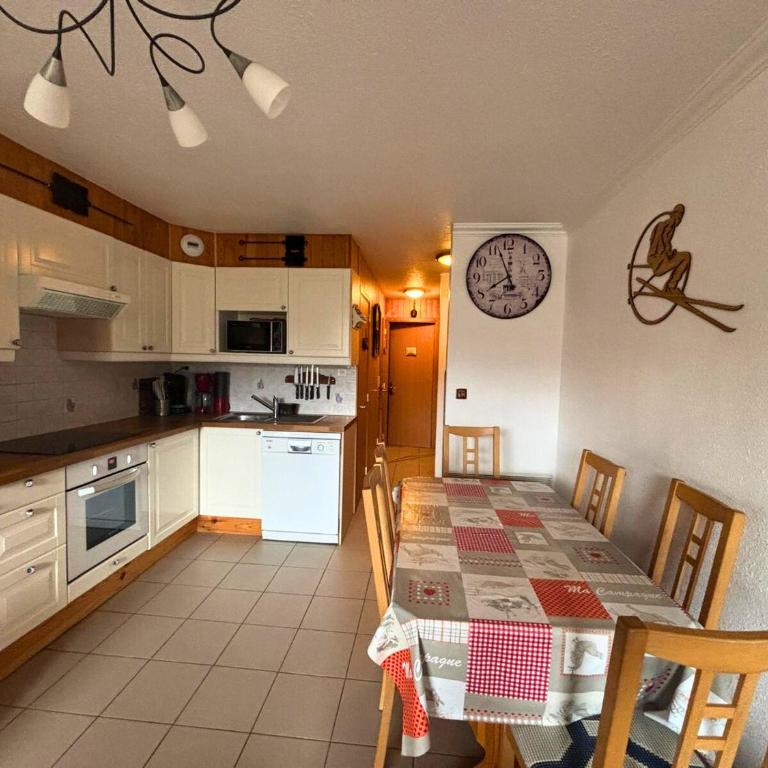 Appartement pour 5 personnes avec cuisine équipée et balcon - FR-1-452-393 - Apartamento - 15