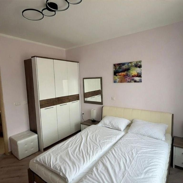 Bella Costa Lux - Two-Bedroom Deluxe Apartment with Balcony - 11