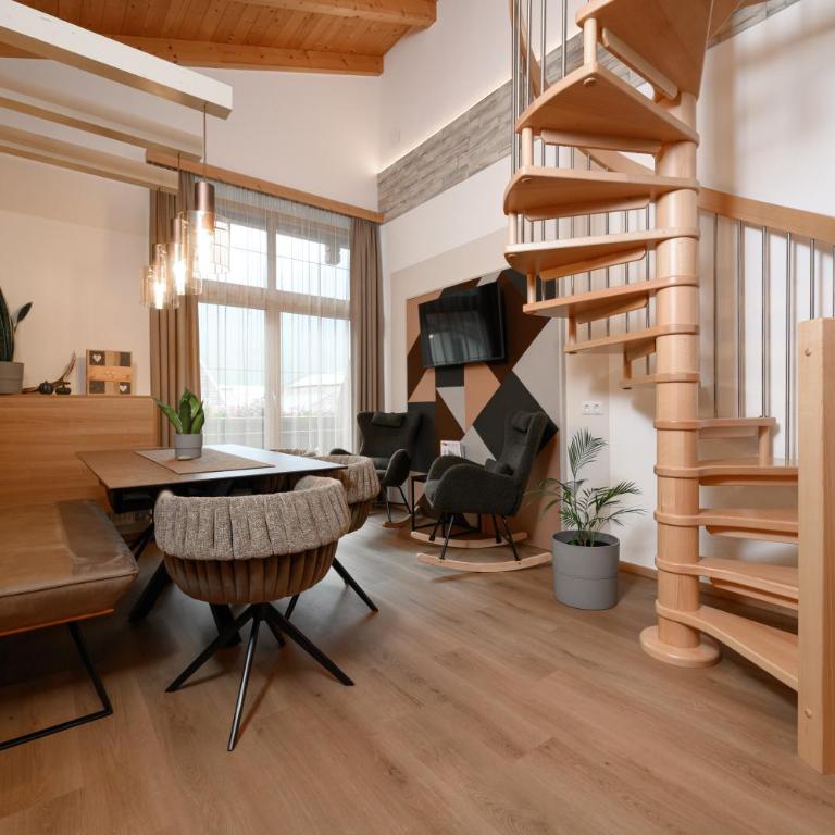 Apart Marie-Therese - Apartment mit 3 Schlafzimmern und 2 Balkonen - 1