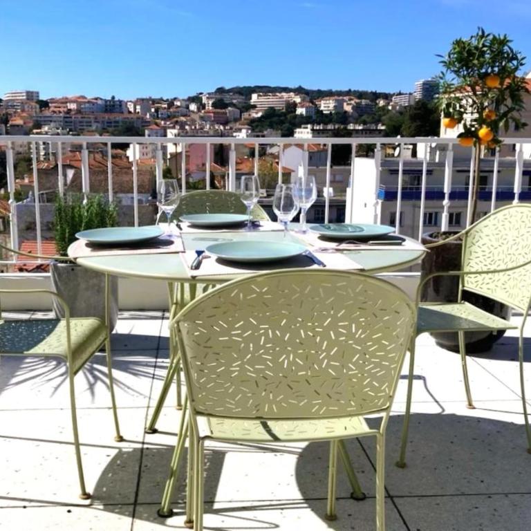 Penthouse Terrasse vue mer Garage Palais à pied - Appartement 2 Chambres - 24