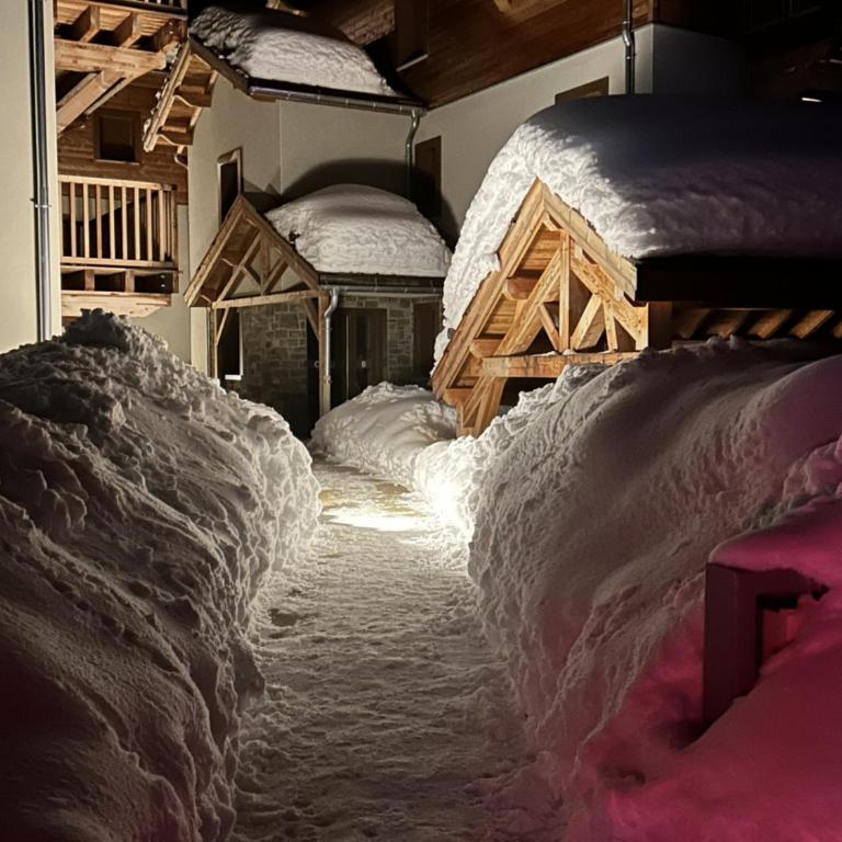 Charmant 3 pièces avec Wi-Fi et parking au Monêtier-les-Bains - FR-1-762-51 - Appartement - 33