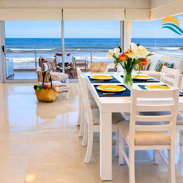 Departamentos frente al mar 108 y el mar - Two-Bedroom Apartment with Sea View - 1