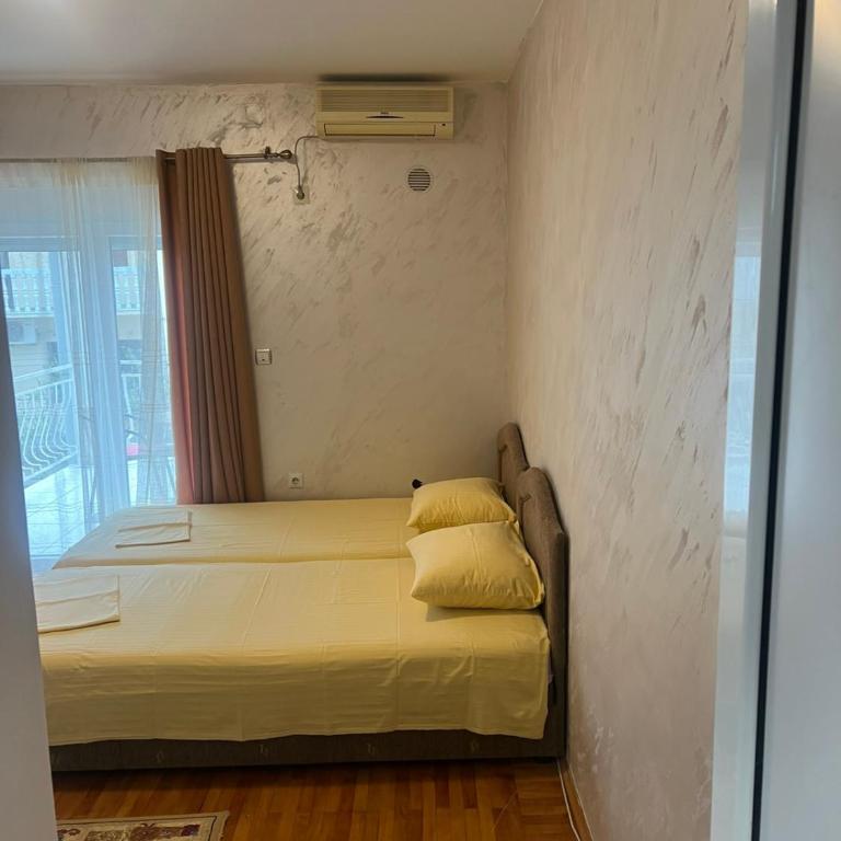 Apartmani Palma - Dvokrevetna Soba sa Bračnim Krevetom/Zasebnim Krevetima i Balkonom - 1