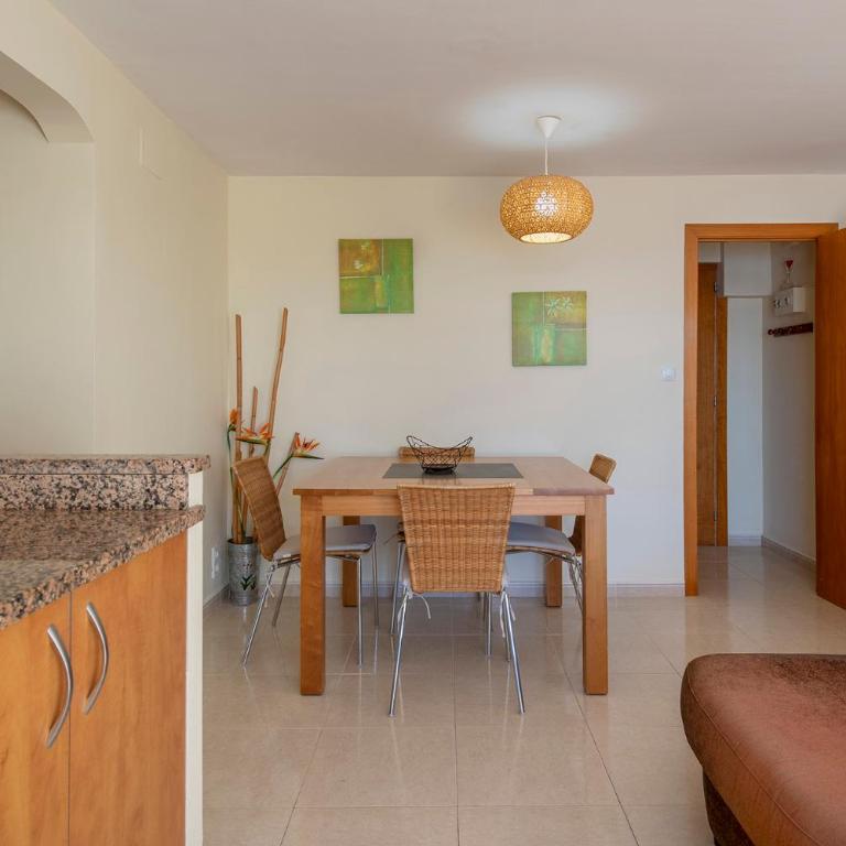 Frontal al mar, 3 dormitorios y terraza con vistas únicas - Apartamento de 3 dormitorios - 3