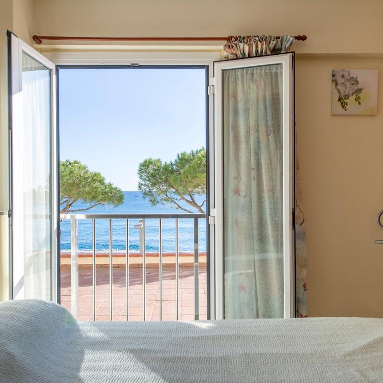 Frontal al mar, 3 dormitorios y terraza con vistas únicas - Apartamento de 3 dormitorios - 6