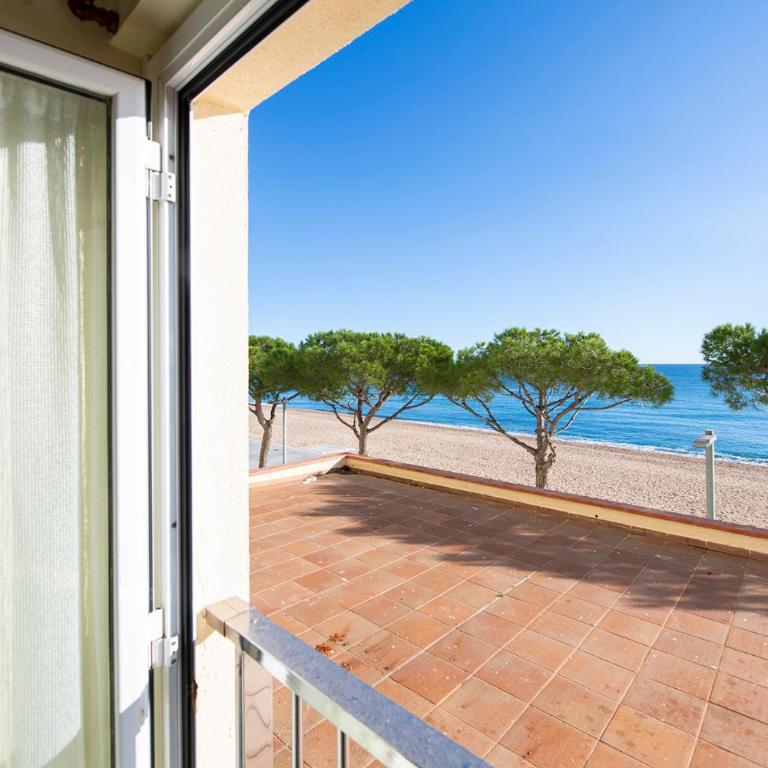 Frontal al mar, 3 dormitorios y terraza con vistas únicas - Apartamento de 3 dormitorios - 14