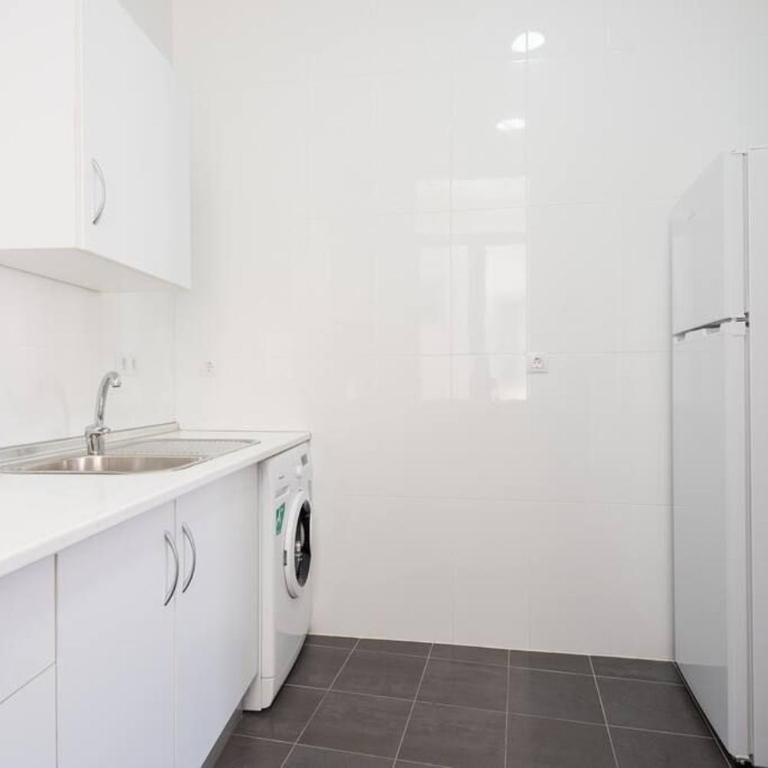 Sunny Málaga Apartments - Two-Bedroom Apartment - 6