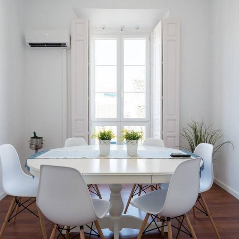 Sunny Málaga Apartments - Two-Bedroom Apartment - 8