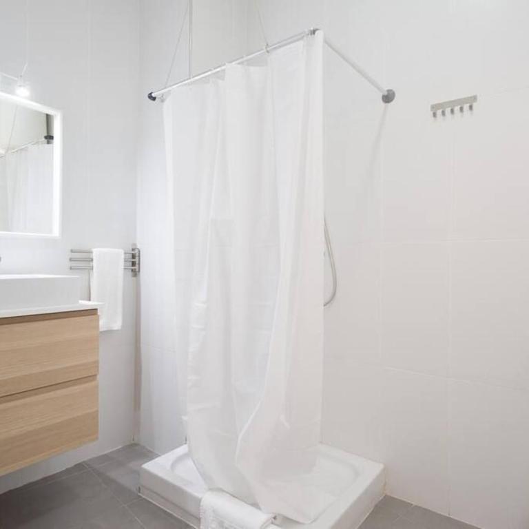 Sunny Málaga Apartments - Two-Bedroom Apartment - 10