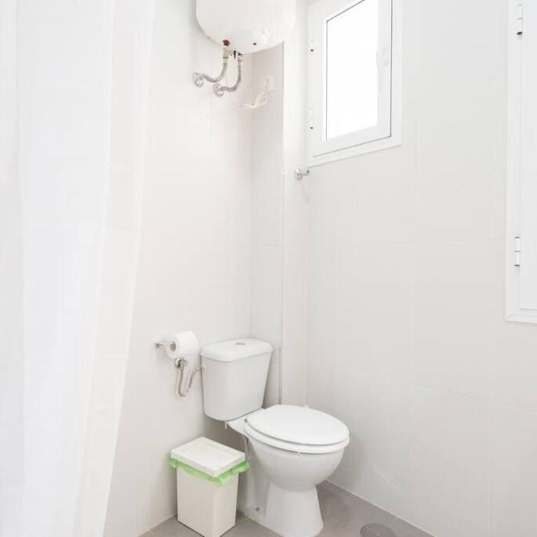 Sunny Málaga Apartments - Two-Bedroom Apartment - 12