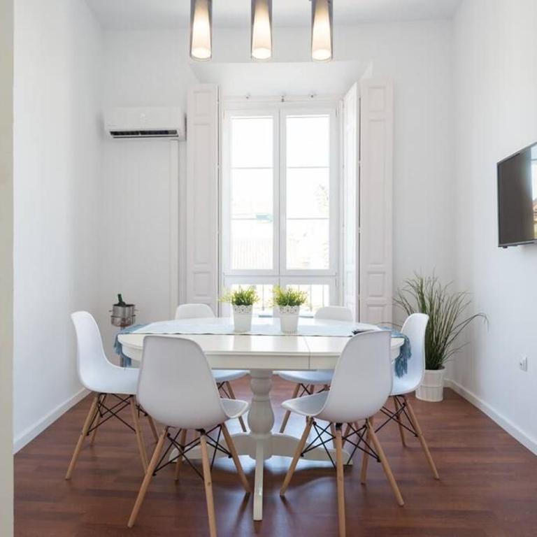 Sunny Málaga Apartments - Two-Bedroom Apartment - 15