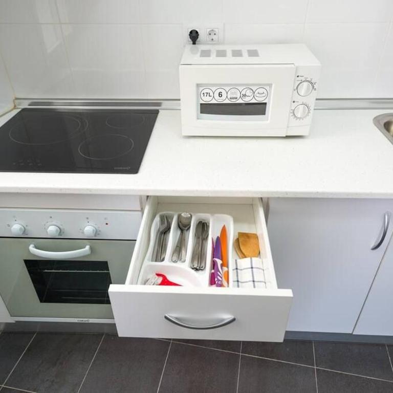 Sunny Málaga Apartments - Two-Bedroom Apartment - 21