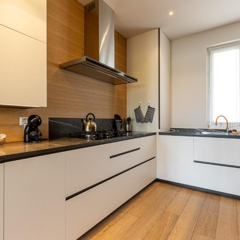 BePlace Apartments Arona - Appartamento con 1 Camera da Letto e Vista Lago - 3