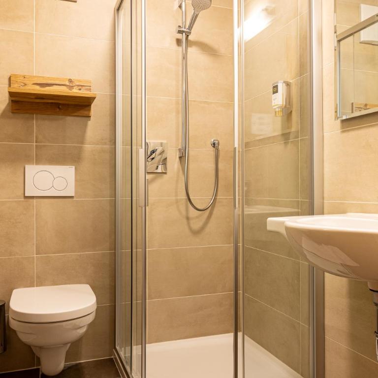 B&B Hotel Sonneck - Camera Matrimoniale con Bagno Privato - 2