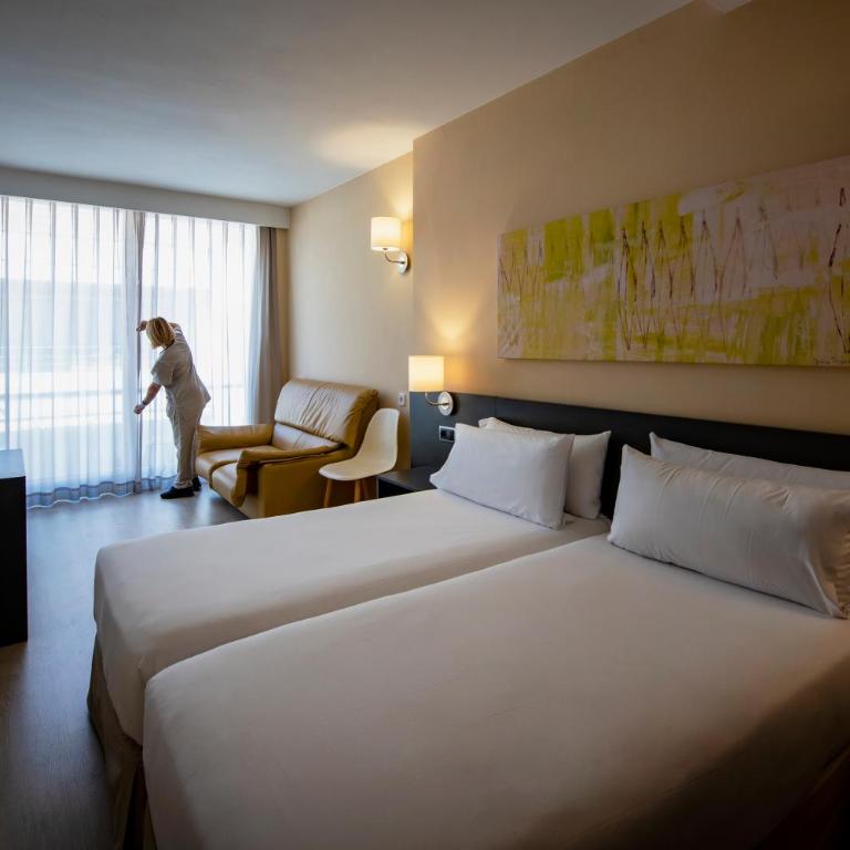 Hotel Marina - Habitación Doble Estándar con balcón - 1 o 2 camas - 11