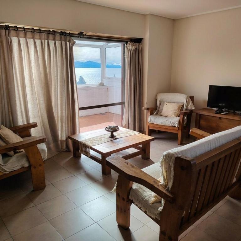 CocaHue - Three-Bedroom Apartment with View - 13