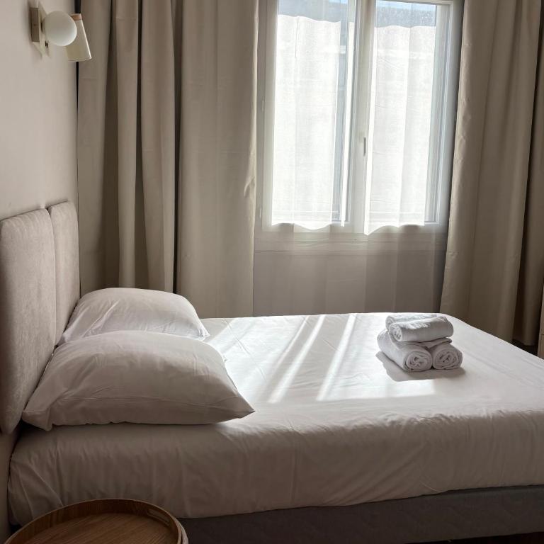 Hotel Bloom - Chambre Double avec Douche - 4