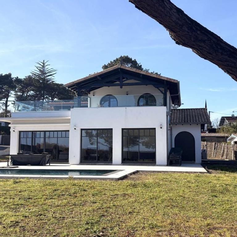 Villa 12 pers avec piscine chauffée et vue exceptionnelle, première ligne Bassin d'Arcachon - Villa 3 Chambres - 24