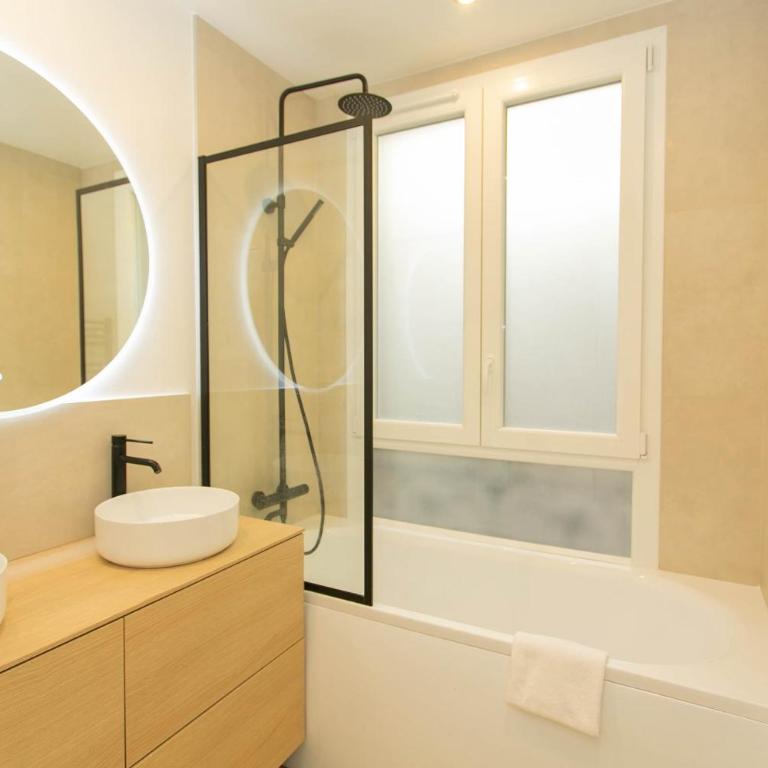 BnBNova - Haussmann - 2BR Near Champs-Élysées - Apartment - 24