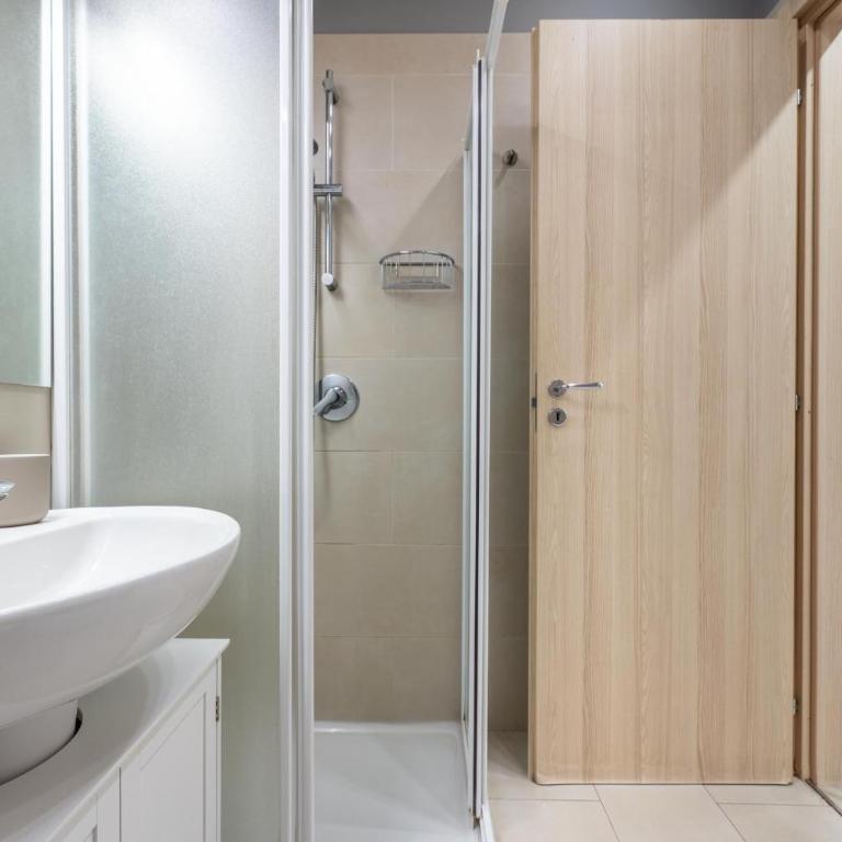 GuestHost - Bella Catania - Lovely Central Flat - One-Bedroom Apartment - 11