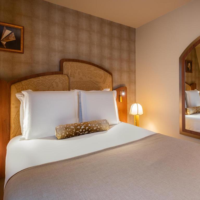 Hôtel La Bourdonnais by Inwood Hotels - Classic Double Room with Eiffel Tower View - 5