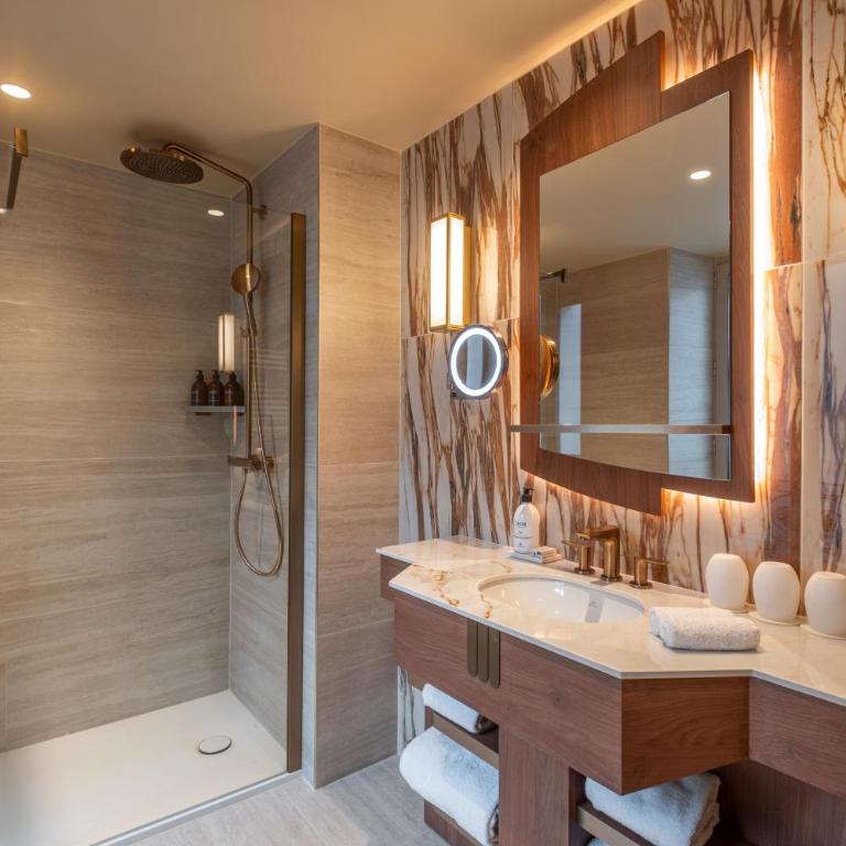 Hôtel La Bourdonnais by Inwood Hotels - Deluxe Triple Room - 4