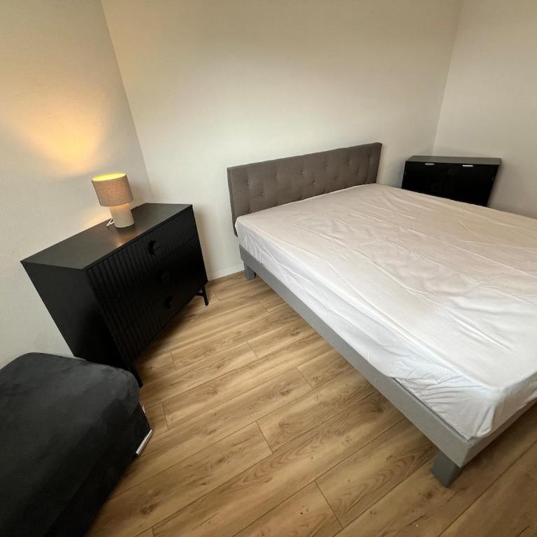 Franck- T2 tout confort -wifi-parking-balcon - Appartement 1 Chambre - 8