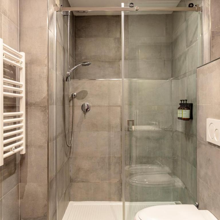 Bob W Rome San Lorenzo - Spacious Apartment - 2 Bedroom - 7