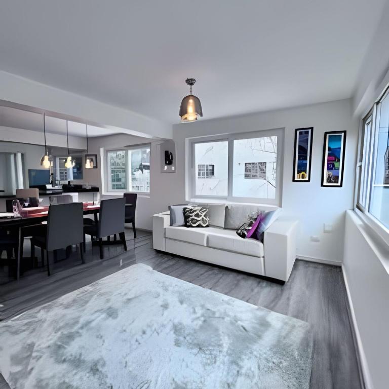 Bien ubicado y Amplio depto - Three-Bedroom Apartment - 8