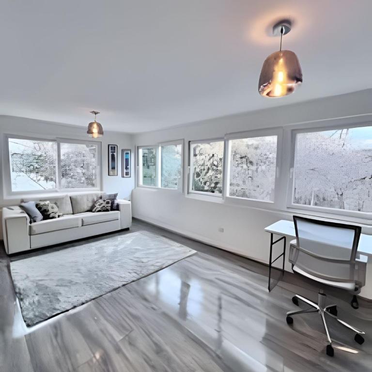 Bien ubicado y Amplio depto - Three-Bedroom Apartment - 9