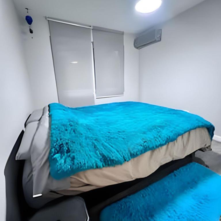 Bien ubicado y Amplio depto - Three-Bedroom Apartment - 14