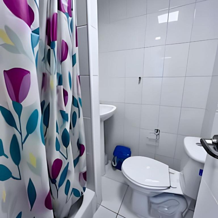 Bien ubicado y Amplio depto - Three-Bedroom Apartment - 30