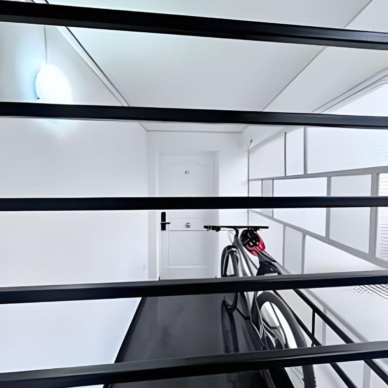 Bien ubicado y Amplio depto - Three-Bedroom Apartment - 37