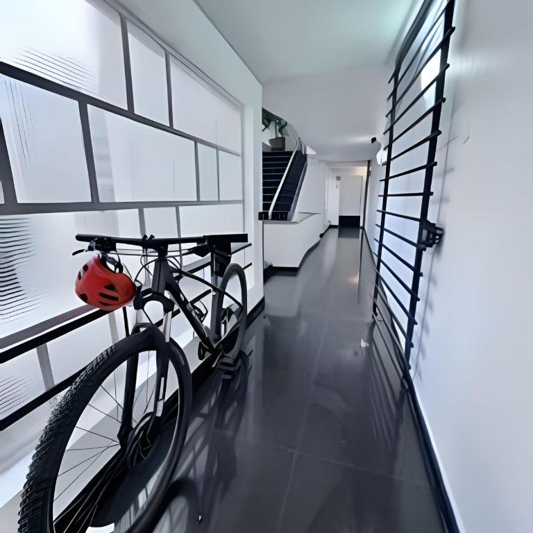 Bien ubicado y Amplio depto - Three-Bedroom Apartment - 39