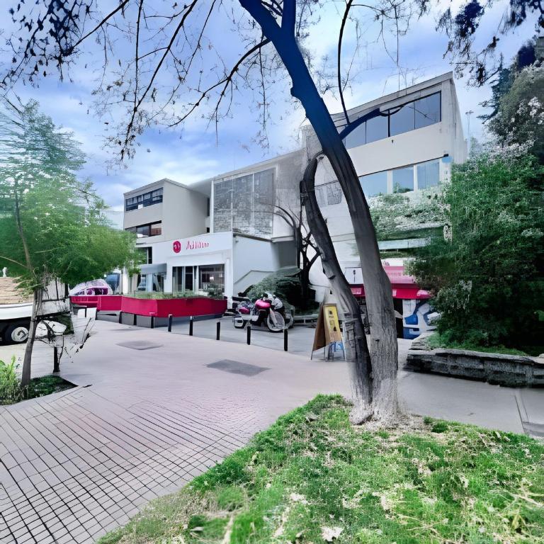 Bien ubicado y Amplio depto - Three-Bedroom Apartment - 40