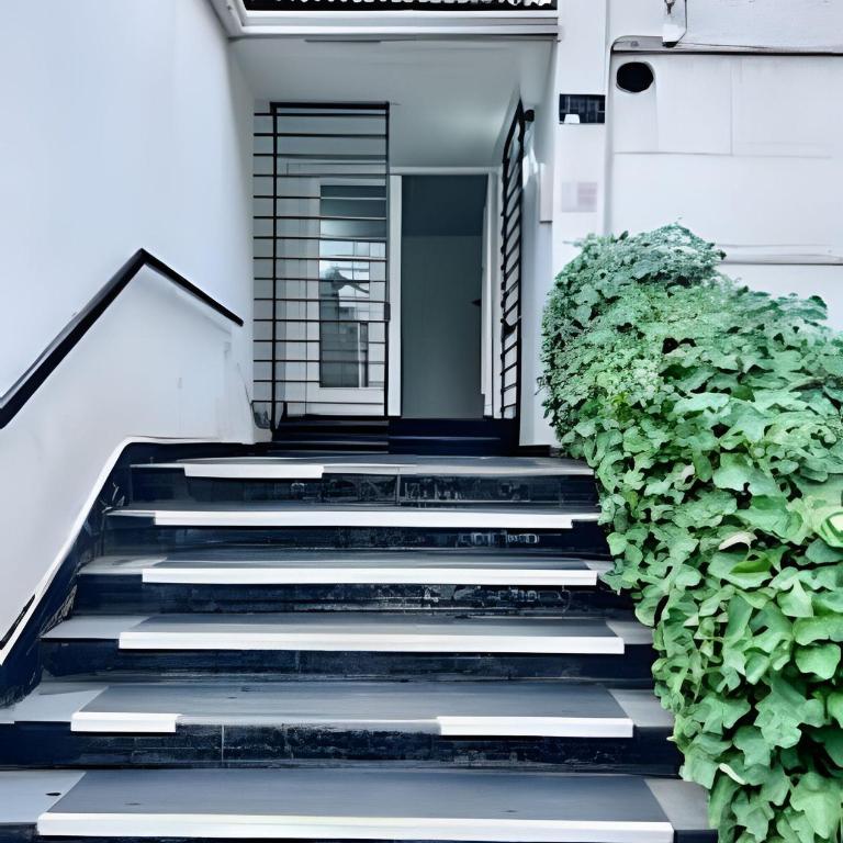 Bien ubicado y Amplio depto - Three-Bedroom Apartment - 46