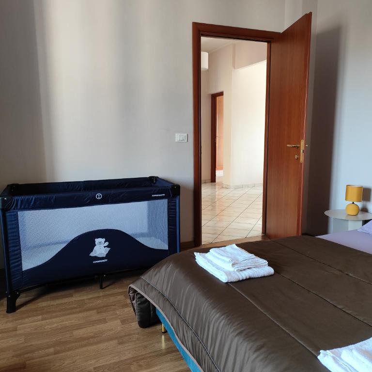 Rome View Apartment - Three-Bedroom Apartment - 31