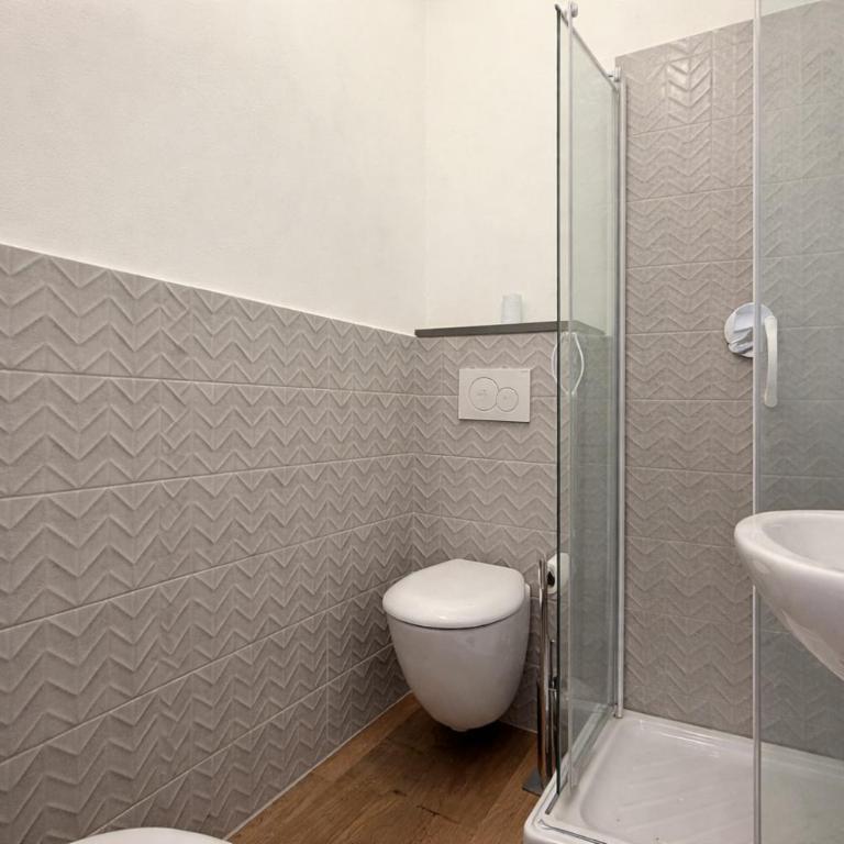 Free Parking & Wi-Fi - Near the station - Appartamento con 2 Camere da Letto - 16