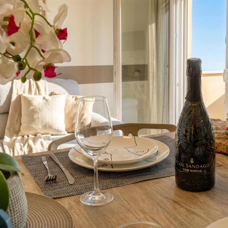 ClickSardegna Apartment Miral suite with Private Parking - Two-Bedroom Apartment with Balcony - 36