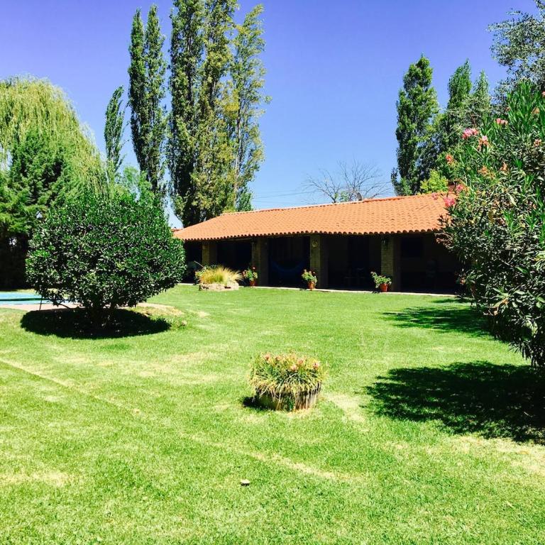 Excellent country house in a private neighborhood for 10 - Casa de 5 dormitorios - 1