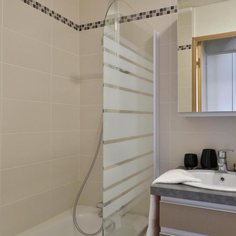 Appartement rénové · Pied des pistes · Animaux admis · Parking · 5 pers - Appartement 1 Chambre - 12