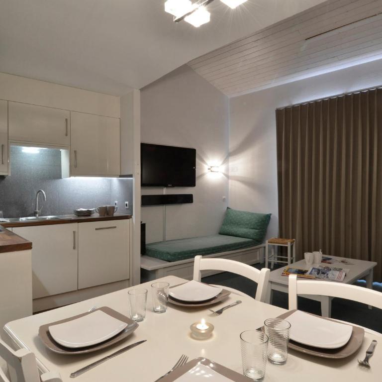 Appartement rénové avec balcon, ski aux pieds, animaux acceptés - Apartment mit 2 Schlafzimmern - 1