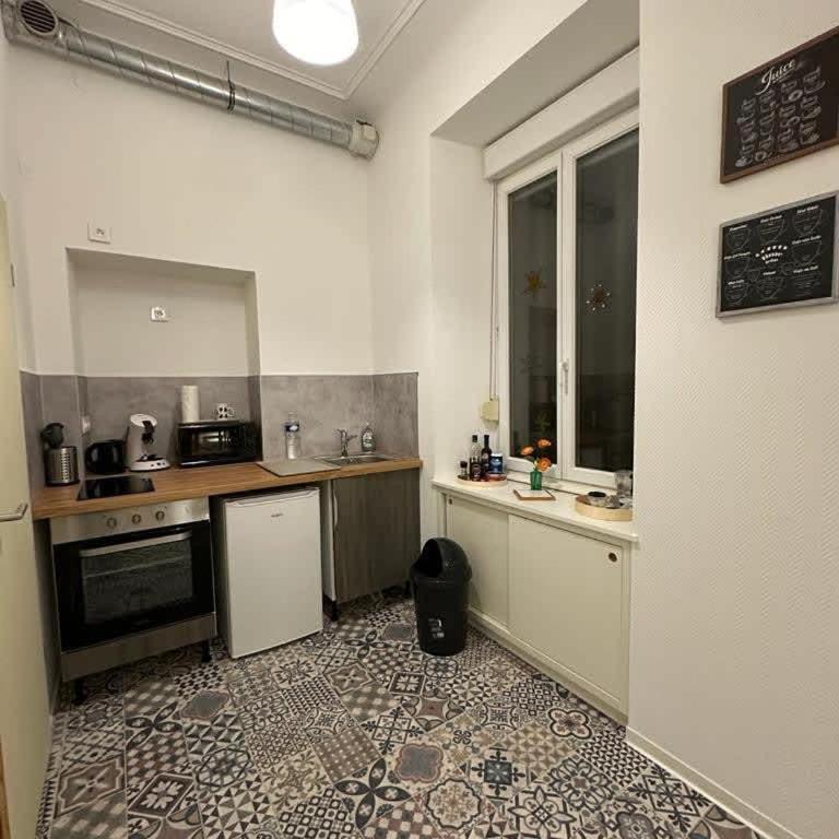 Le Petit Café - Centre ville, parking gratuit - Apartamento de 1 dormitorio - 4