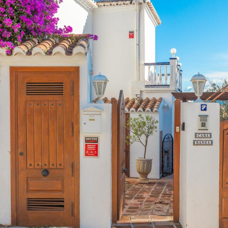 Luxury Villa with Private Pool & Sea Views, Nerja - Casa de 4 dormitorios - 47