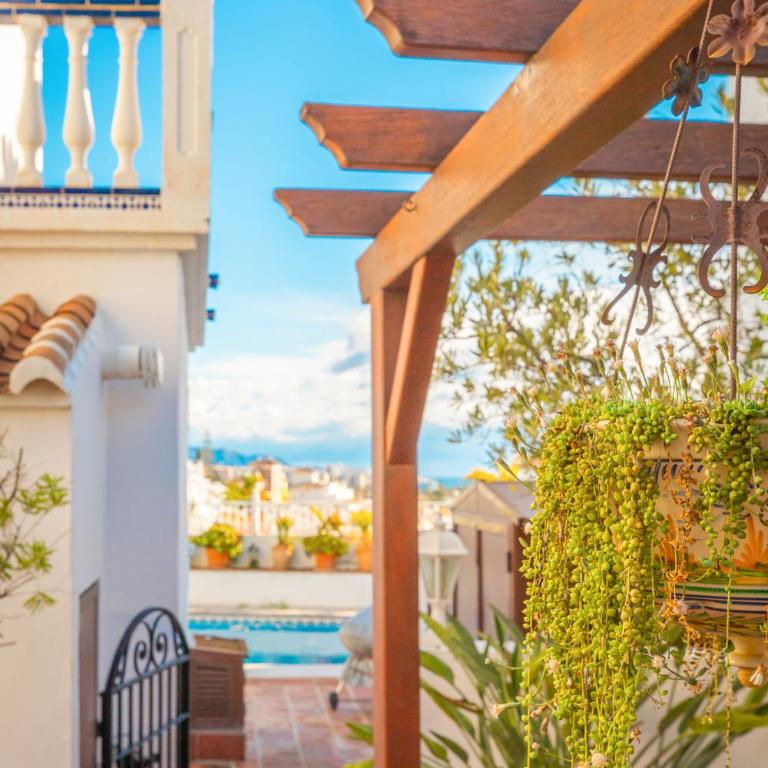 Luxury Villa with Private Pool & Sea Views, Nerja - Casa de 4 dormitorios - 40