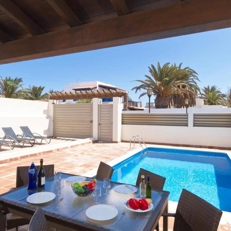 Villa Juliana by Villa Plus - Villa - 6