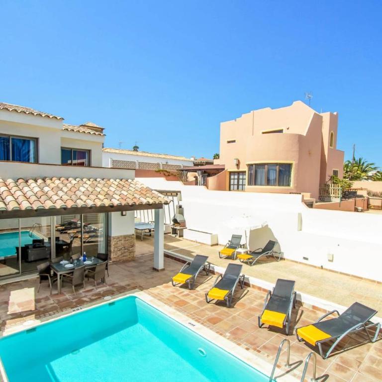 Villa Juliana by Villa Plus - Villa - 10