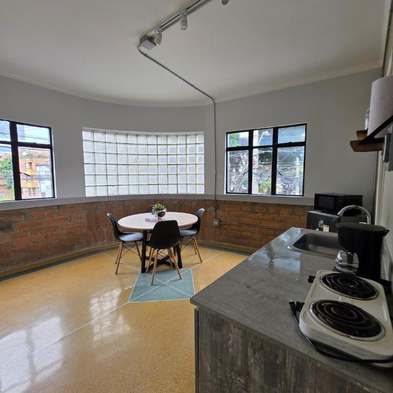 Chill Aura Suite WC AC Kitchen in Laureles - Apartamento de 1 dormitorio - 7