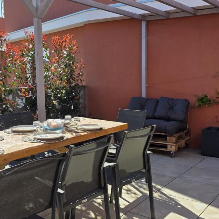 Superbe T3 neuf meublé 65m2 en roof top Fréjus avec espace terrasse de 45 m2 pergola BBQ - Appartement 2 Chambres avec Terrasse - 3